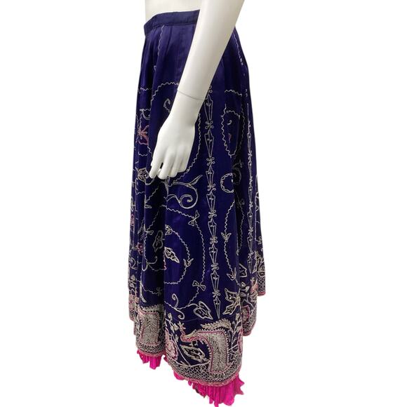 Skirt Women’s SZ6 Long Embroidered Under Layer Of Pink Ruffled Fabric Deep Blue - Picture 3 of 5